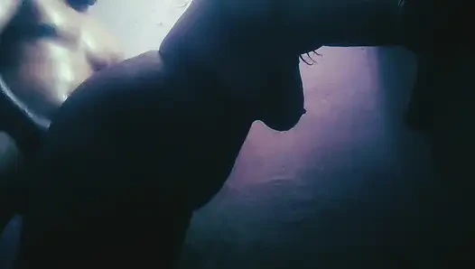 Koca karısını banyoda gizli cemara ile x oğlan arkadaşı tarafından sikilirken yakaladı.