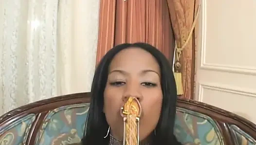 Eski bir model kendini pornoya atıyor