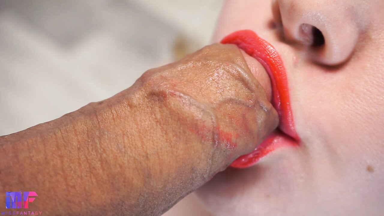 nazik ve şehvetli oral seks kırmızı dudaklar oral anal