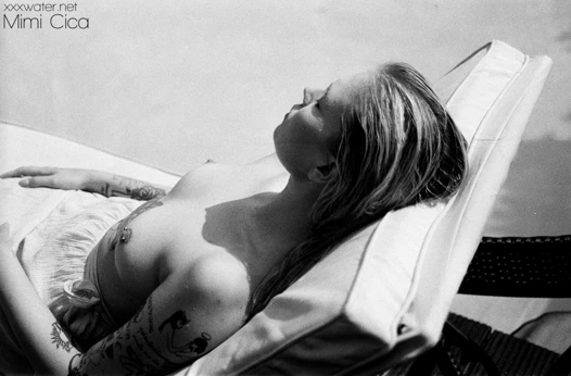 Mimi cica sizi bir kez daha şaşırttı