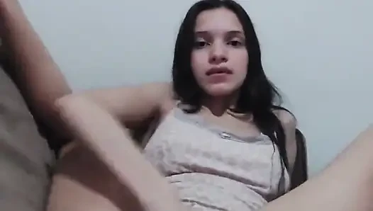 Женская латина мастурбирует Alice_Lima