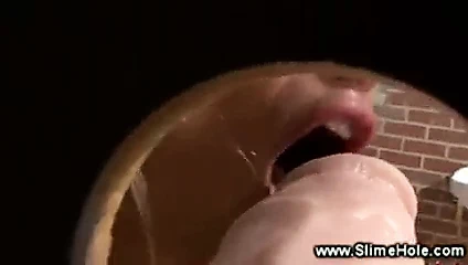 Busty fahişe alır bir bukake üzerinde ona dev memeler