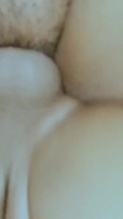 Ateşli orgasamlar ilk kez üvey kız kardeşiyle sikişiyor | Klip 1