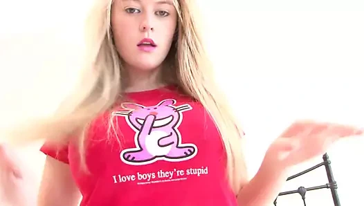 Yuvarlak büyük göğüsler sizin için zıplamaya hazır