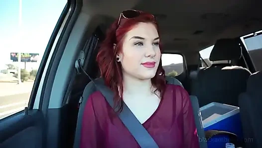 18 yaşındaki kızıl saçlı Jules yarı zamanlı web kamerası kızı