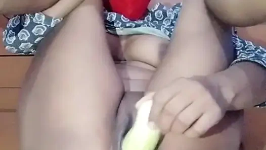 Hintli kız büyük amcık çok hızlı sikişiyor