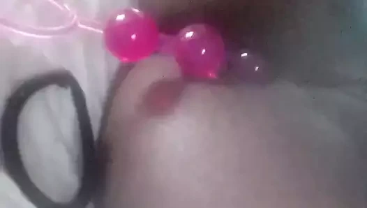 Çılgın evli kadın götüyle oynuyor