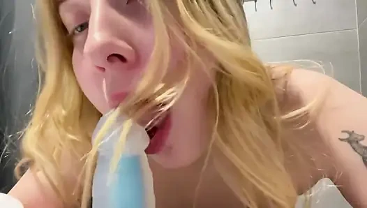 Daria web kamerası duşta fışkırtıyor!