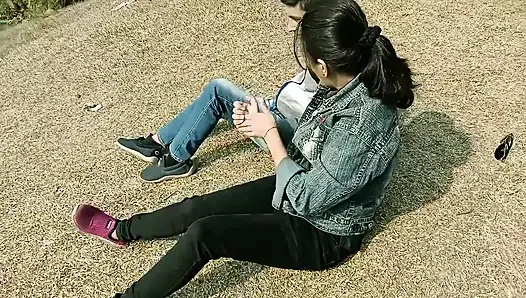 18-letni indyjski chłopak z college'u gorący seks z dojrzałym Desi Bhabhi Punam