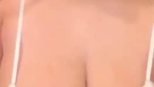Busty kız üzerinde kam