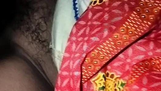 Sıska baldız 15 inç kalınlığında bir adamla çok eğlendi. Hintli ateşli kadın