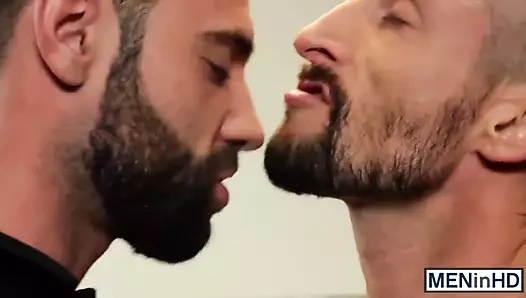 Nick kuzey azgın ve onun horoz için rahatlama almaya karar verir