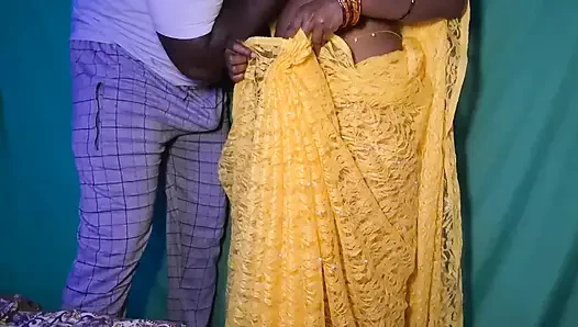 Navel and Erotic Show of Tamil Married Bhabi