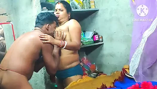 Üvey yeğenim penisini amcığıma soktu.