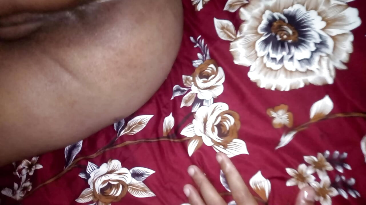 Çok ateşli ve seksi kız kocasıyla parmakla sikişiyor...