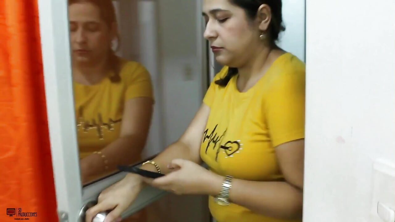 Azgın arkadaşım bir iyilik karşılığında amını iyi sikiyor - İspanyolca porno