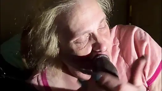 Headrietta: büyük zenci yarağının ruhunu emiyor