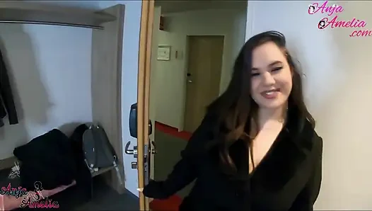 Alman genç evli kadın prezervatifsiz tüm deliklerinde sikiliyor