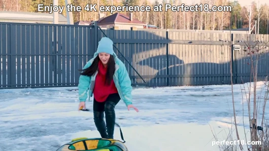 Amelia Ost mükemmel 18'de donan parmaklarını tamamen sıcak ve nemli yapıyor