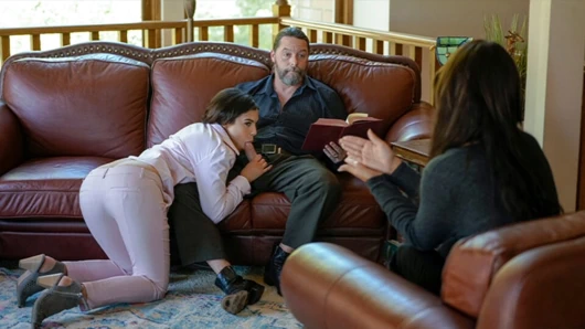 Muhteşem esmer bebek yeni kişisel asistandır