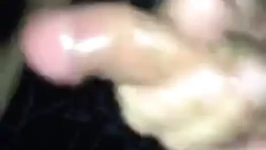 Minha esposa tomando leitinho no glory hole na Inner Club