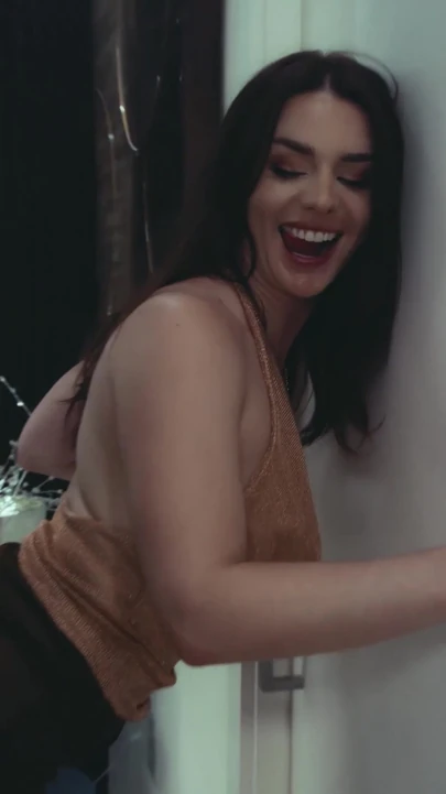 Pornfidelity Maddie Wren amını sert bir şekilde dolduruyor | Klip 2