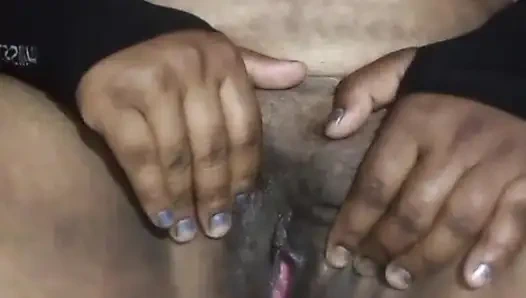 Hintli amcığım ateşli amcığımı yalıyor tıpkı hintli siyah amcığım gibi ve yorum yap beni takip et amcığımın nasıl olduğunu söyle