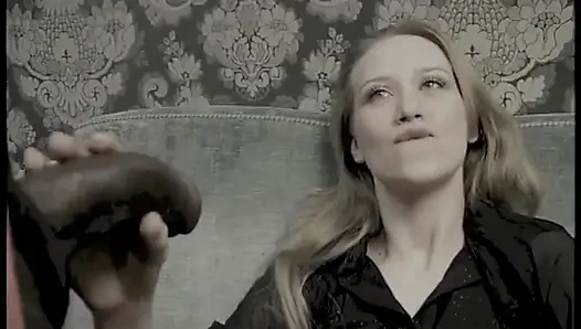 Bu Sofistike Bebek Sadece Siyah Penis Istiyor