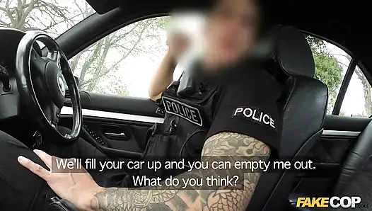 Fake cop - sadakatsiz kız arkadaş Candi Coxx erkek arkadaşını aldatıyor