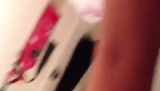 Baştan çıkarıcı kız, oğlunu kendi zehiriyle sürme