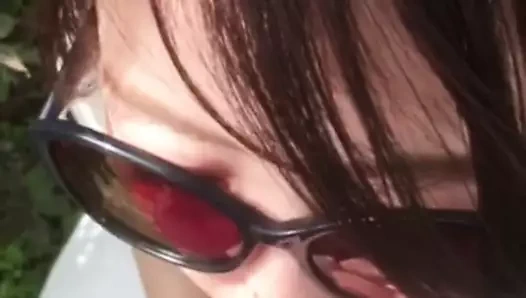 Ünlü karısı açık bir oral seks ile çiçekleri kutluyor