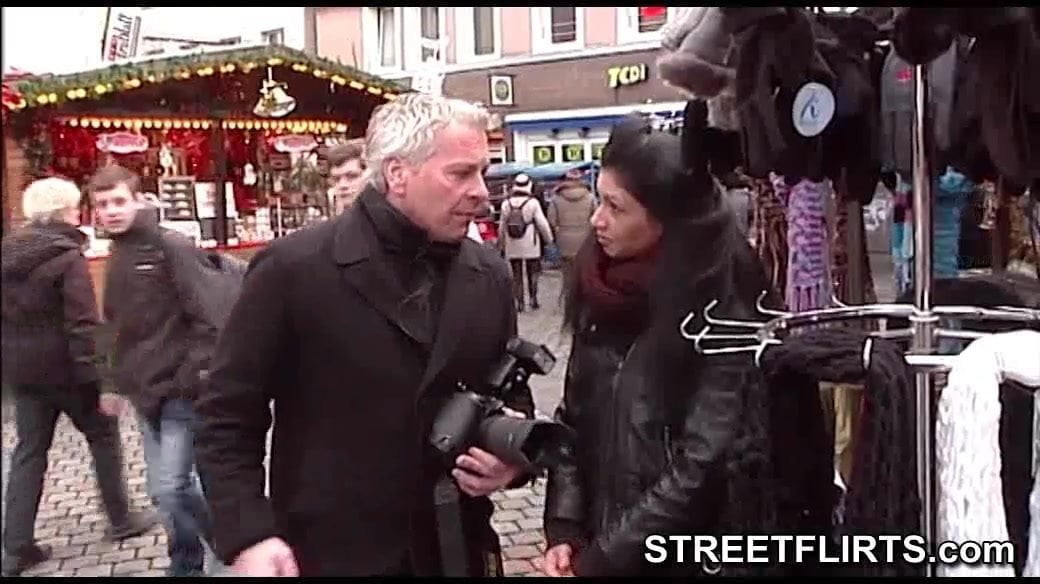 Streetflirts.com sahte döküm ajan alır oral seks