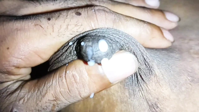 Sütçü yengenin sütünü sağıyorum ve onu sert siktim