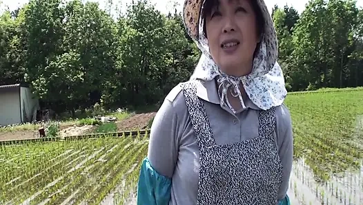 A076G05 While my husband is away! Nasty SEX in the great outdoors with a lewd mature woman enjoying AV shooting!