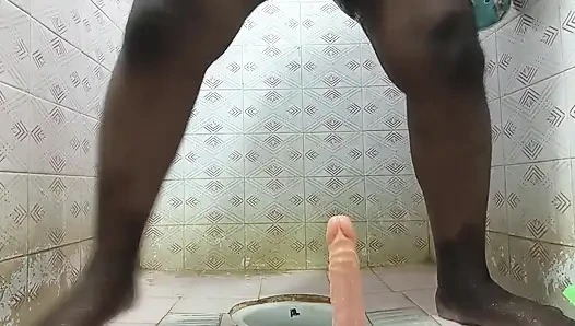 Dildo kullanarak göt deliğini tazele