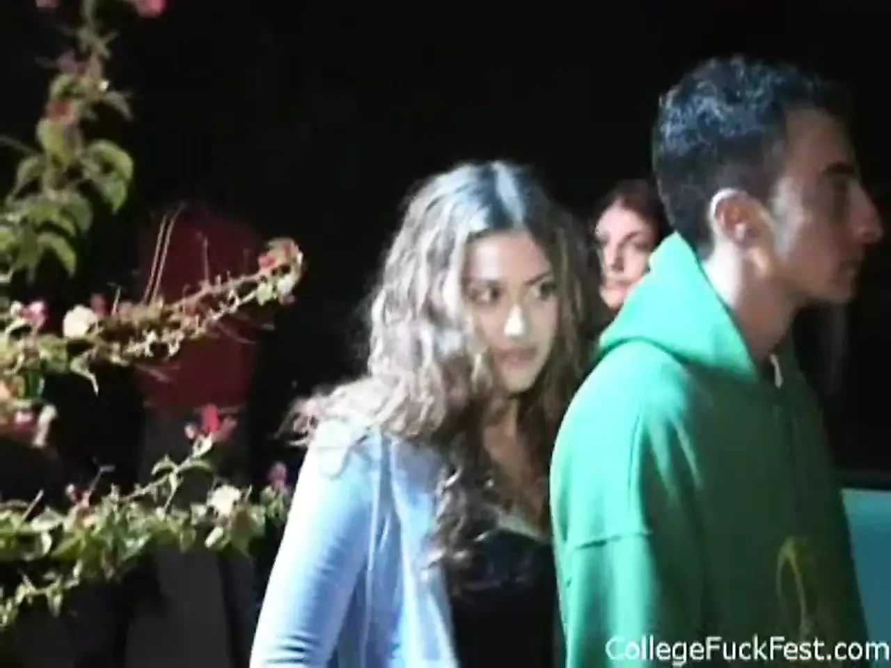 College threesome teen getting pussy fucked