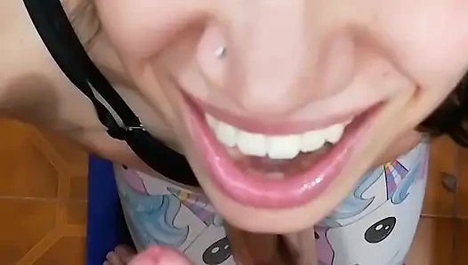 Cep telefonu şenlikli! (oral seks, boşalma ve yutma)