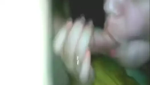 Koca, karısını bir arkadaşıyla sikiyor.