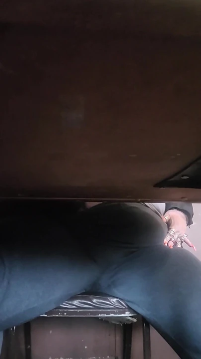 Потрясающий момент от "Когда муж становится обедом"