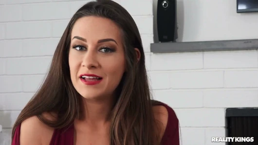 Reality Kings - Cassidy Klein bacak keselerinde yoga yapıyor ve yarak yutuyor
