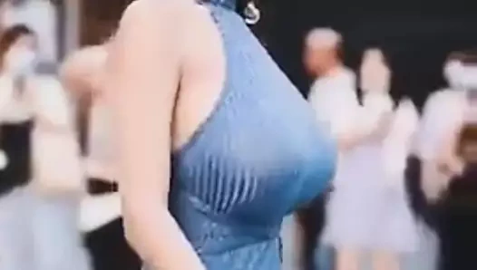 Çıplak olmayan buty Çinli podyumda