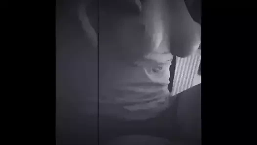 Büyük göğüsler ve canavar horoz