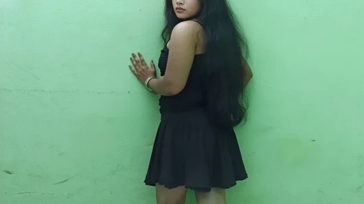 Hintli Marathi Mulgi yeni yılda üniversiteli sevgilisi tarafından sikişiyor