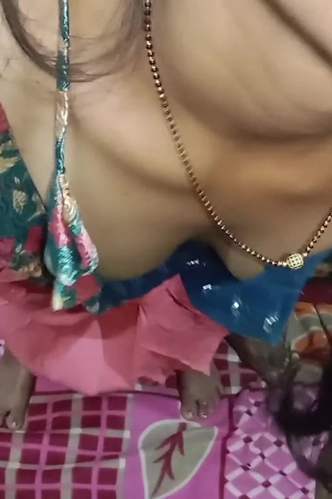 Güzel Seksi Baldızı ağzına Bir Elbiseyle Bağlıktan Sonra Sikiyor