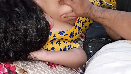 Hintli kadın kocasıyla ateşli seks yapıyor