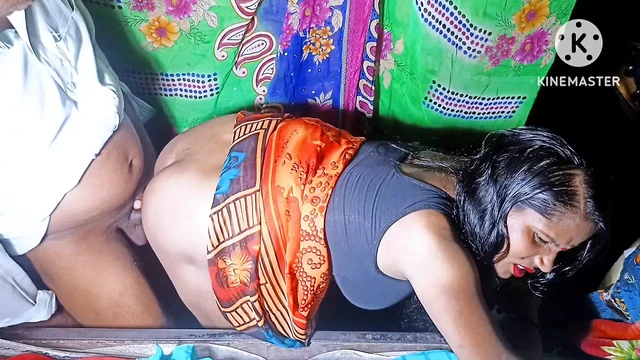 Бихари бхабхи оскорбила друга мужа, назвав его маленьким пенисом, пенис стал мясистым во время секса, начал кричать на хинди.