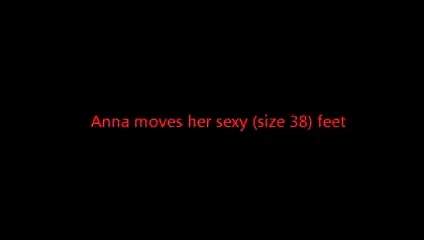 Anna seksi ayaklarını hareket ettiriyor