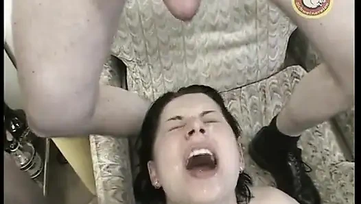 Alman Kapılarının Arkasında Özenle Siktir Edilir - Tam Film