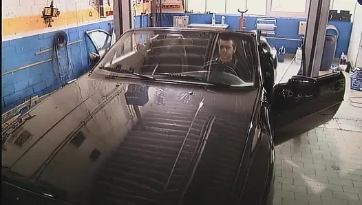 Üç Sarışın Ofis Sürtüğü Asyalı 25 Cm Canavar Ve Patron Yarağı Gırtlağına Kadar Alıyor!