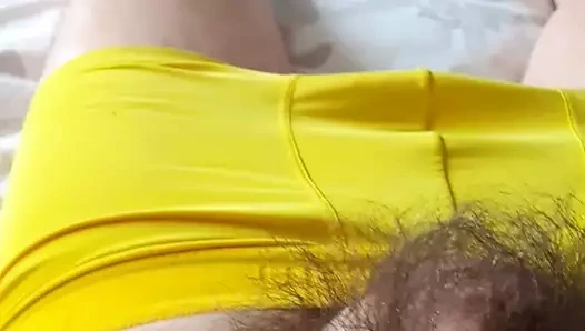 Sert, azgın ve sarı cks içinde mastürbasyon